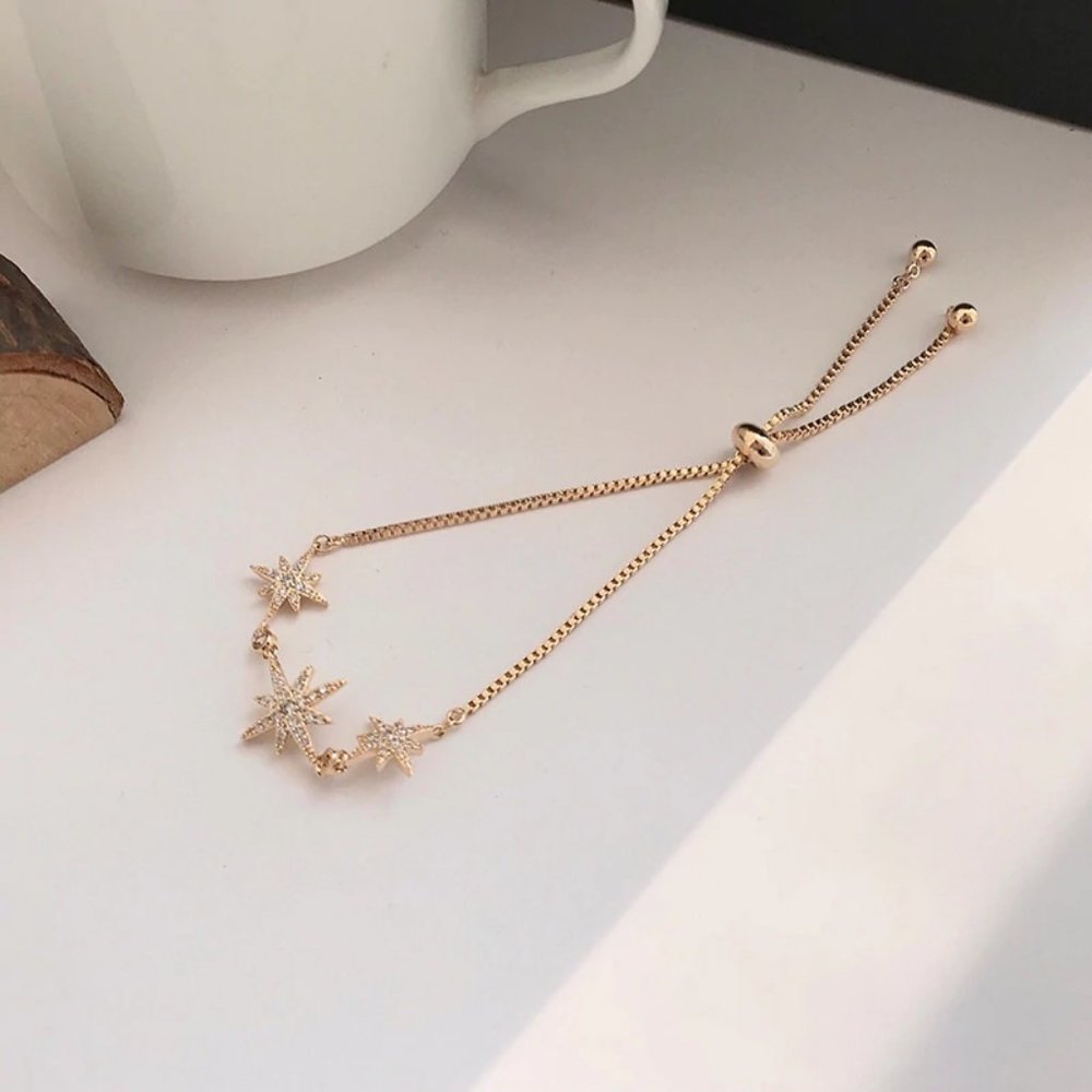 *NEW Yellow Gold Diamond Star Bracelet - Picture 6 of 12